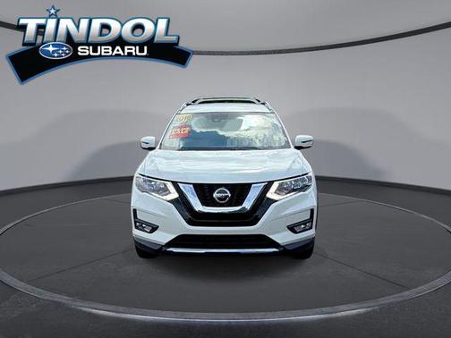 Pearl White 2018 Nissan Rogue SL