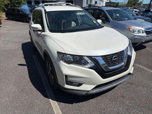 Pearl White 2018 Nissan Rogue SL
