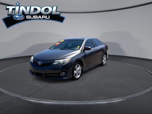 Magnetic Gray Metallic 2014 Toyota Camry SE