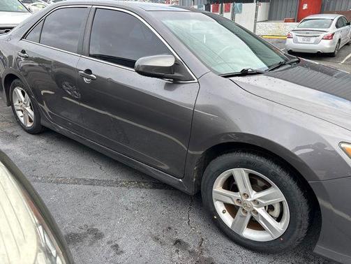 Magnetic Gray Metallic 2014 Toyota Camry SE