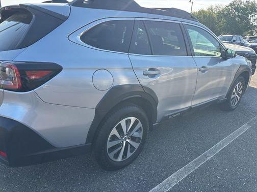 Ice Silver Metallic 2023 Subaru Outback Premium