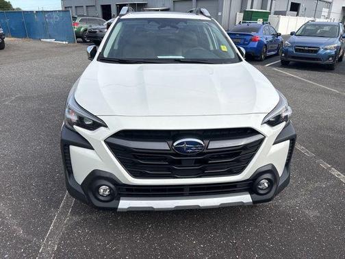 Crystal White Pearl 2023 Subaru Outback Touring XT