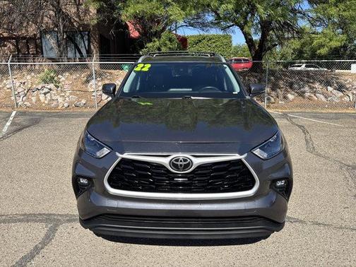 Gray 2022 Toyota Highlander XLE