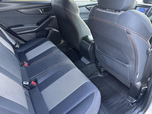 Ice Silver Metallic 2018 Subaru Crosstrek 2.0i Premium
