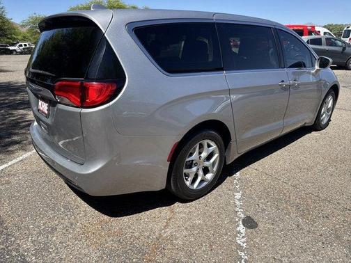 Billet Silver Metallic Clearcoat 2019 Chrysler Pacifica Touring Plus