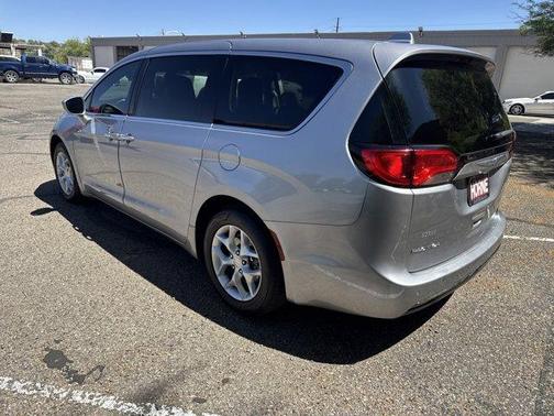 Billet Silver Metallic Clearcoat 2019 Chrysler Pacifica Touring Plus