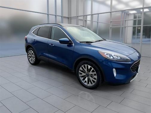 2022 Ford Escape TITANIUM