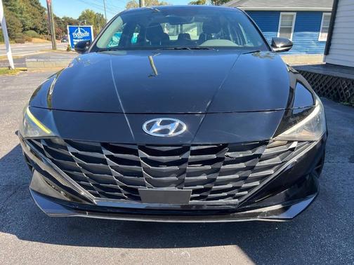 2022 Hyundai ELANTRA SEL