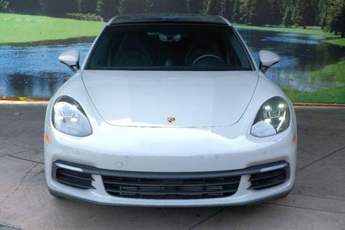 Photo 2 of 32 of 2018 Porsche Panamera Base