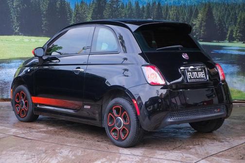 Photo 4 of 32 of 2014 FIAT 500e Battery Electric