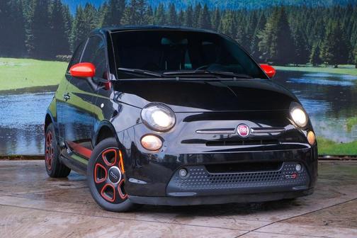 Photo 3 of 32 of 2014 FIAT 500e Battery Electric