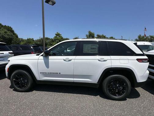 2025 Jeep Grand Cherokee Altitude
