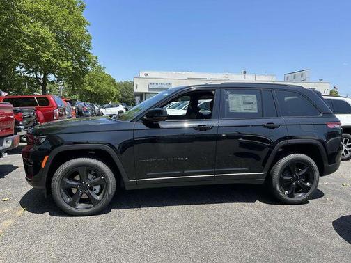 2025 Jeep Grand Cherokee Altitude