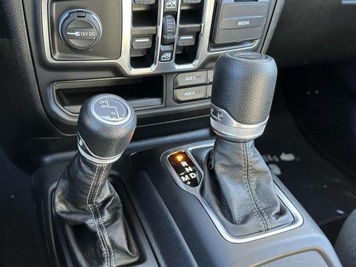 2025 Jeep Gladiator Nighthawk