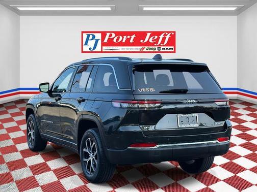 Rocky Mountain Pearlcoat 2023 Jeep Grand Cherokee Limited