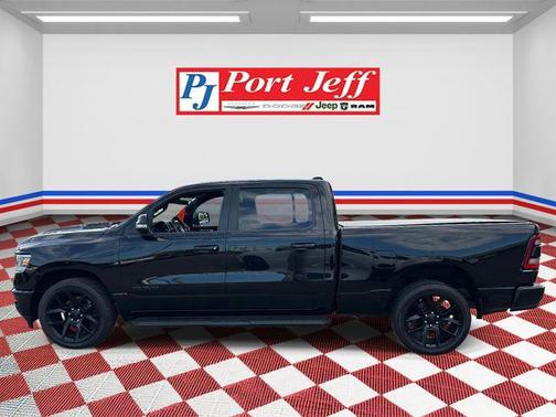 Diamond Black Crystal Pearlcoat 2023 RAM 1500 Laramie