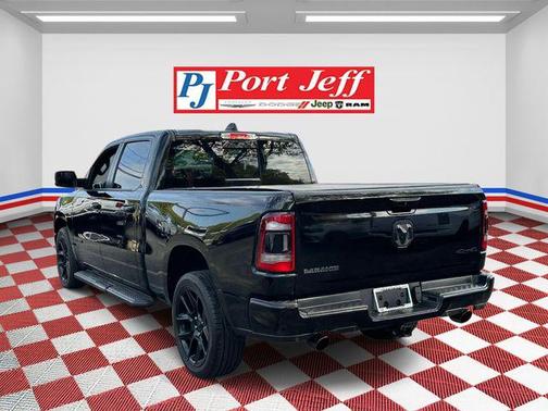 Diamond Black Crystal Pearlcoat 2023 RAM 1500 Laramie