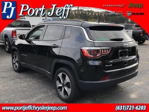 Diamond Black Crystal Pearlcoat 2018 Jeep Compass Latitude