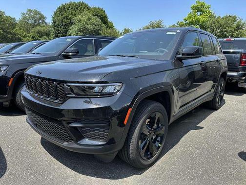 2025 Jeep Grand Cherokee Altitude