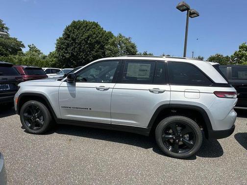 2025 Jeep Grand Cherokee Altitude