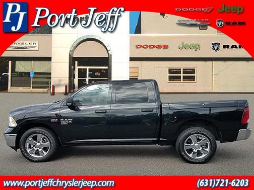 Brilliant Black Crystal Pearlcoat 2019 RAM 1500 Big Horn
