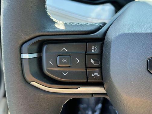 Diamond Black Crystal Pearlcoat 2026 Jeep Cherokee Limited