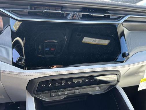 Diamond Black Crystal Pearlcoat 2026 Jeep Cherokee Limited