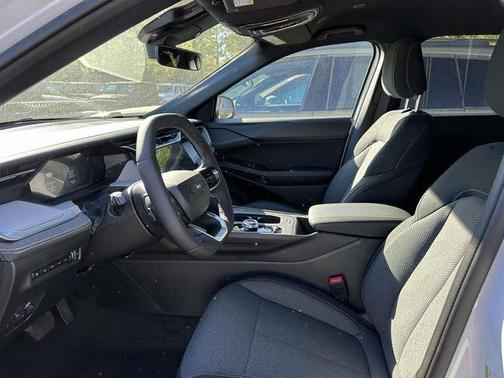 Bright White Clearcoat 2026 Jeep Cherokee Laredo
