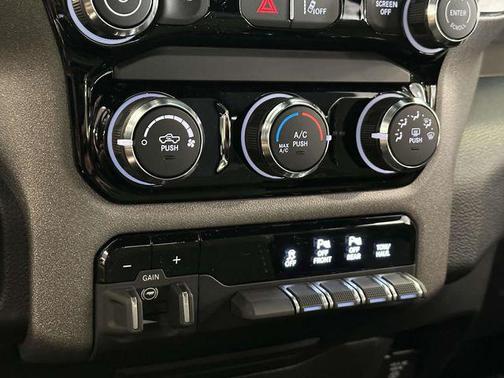 2025 RAM 1500 Warlock Crew Cab 4x4 5'7' Box