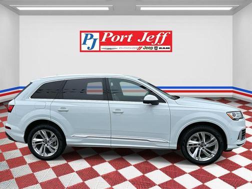 2023 Audi Q7 45 Premium