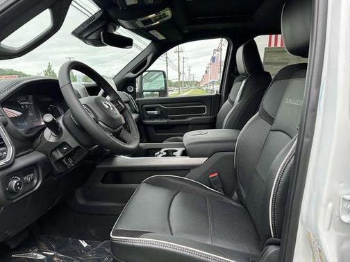 2025 RAM 2500 Laramie Crew Cab 4x4 6'4' Box