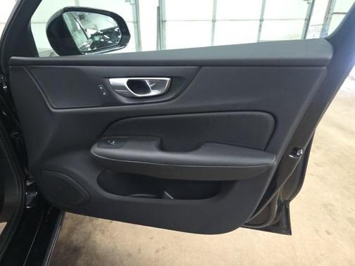 2024 Volvo S60 B5 Core Dark Theme