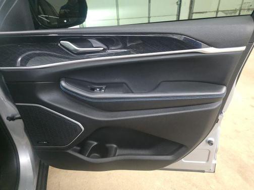 2022 Jeep Grand Cherokee 4xe Trailhawk