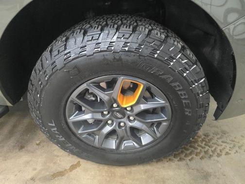 Wild Green 2025 Ford Expedition Tremor
