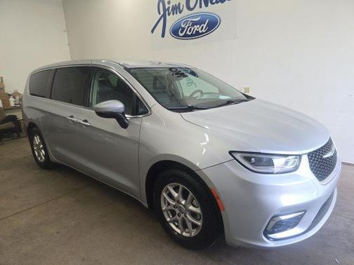 Silver Mist Clearcoat 2023 Chrysler Pacifica Touring L