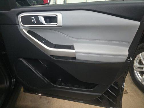 Agate Black Metallic 2023 Ford Explorer XLT