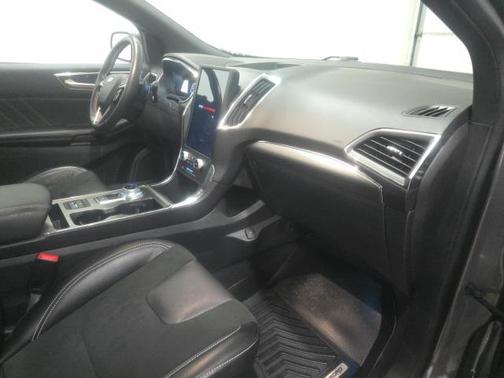 2021 Ford Edge ST