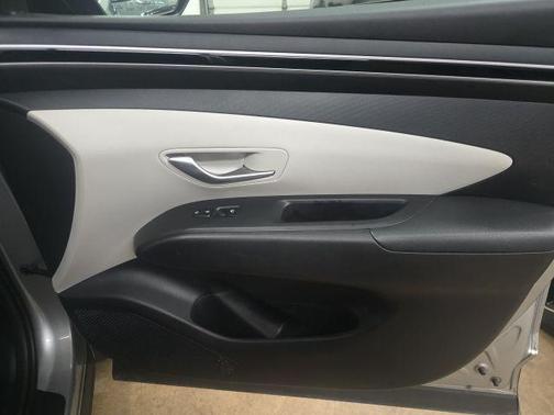Shimmering Silver 2024 Hyundai TUCSON SEL