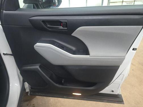 Wind Chill Pearl 2023 Toyota Highlander L
