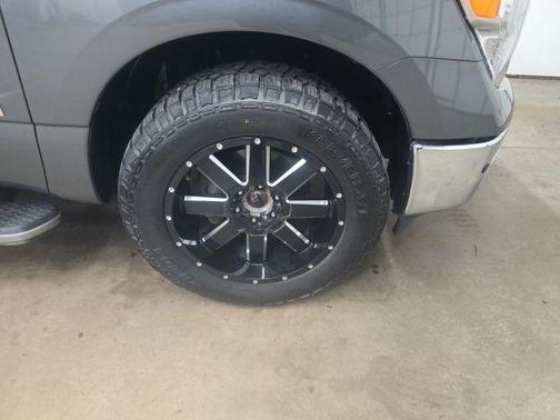 Gun Metallic 2017 Nissan Titan SV