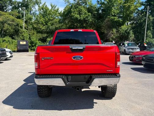 Red 2016 Ford F-150 XLT