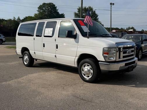 Oxford White 2010 Ford E350 Super Duty XL