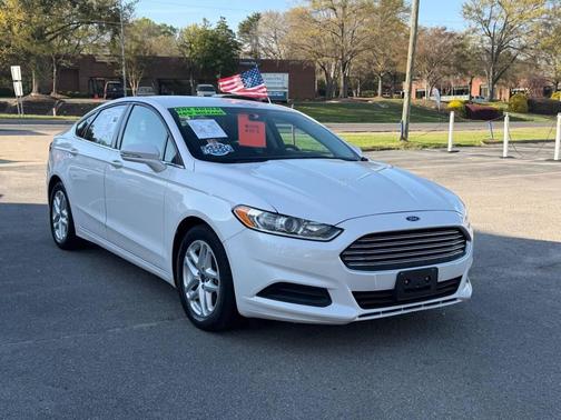 White Platinum Metallic Tri-Coat 2015 Ford Fusion SE