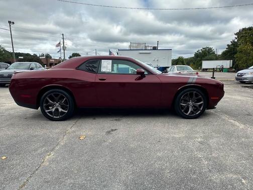 2017 Dodge Challenger SXT