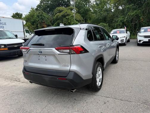Silver Sky Metallic 2021 Toyota RAV4 Hybrid XLE