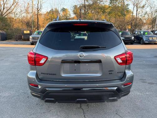 2018 Nissan Pathfinder SL