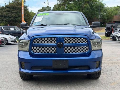 Brilliant Black Crystal Pearlcoat 2016 RAM 1500 Tradesman/Express