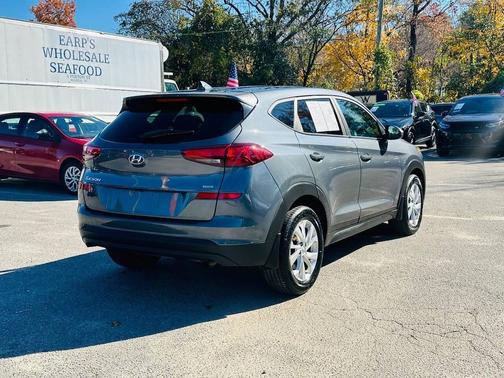2021 Hyundai TUCSON SE