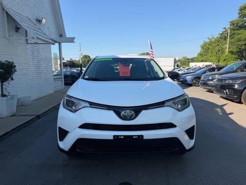 Super White 2017 Toyota RAV4 LE