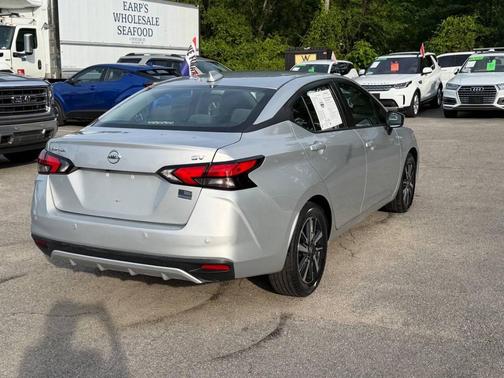 Brilliant Silver Metallic 2021 Nissan Versa 1.6 SV